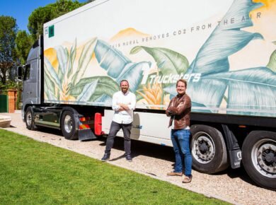 Taruga Creaciones y Trucksters presentan el camión cuya pintura reduce el impacto ambiental