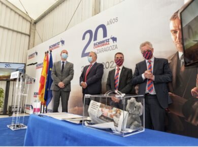Schmitz Cargobull Ibérica pone la primera piedra de su nueva planta en Figueruelas