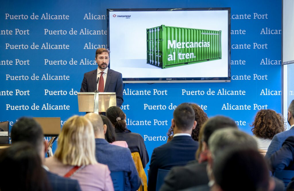 Terminales Marítimas del Sureste y Transfesa Logistics conectan Alicante y Reino Unido